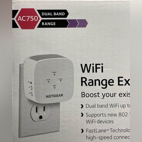 NETGEAR White WiFi Range Extender - Picture 12 of 15